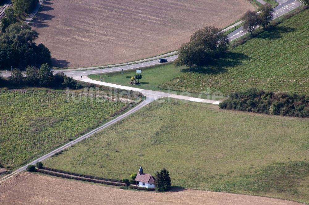 Luftaufnahme Rülzheim - Kirchengebäude der Kapelle in Rülzheim im Bundesland Rheinland-Pfalz