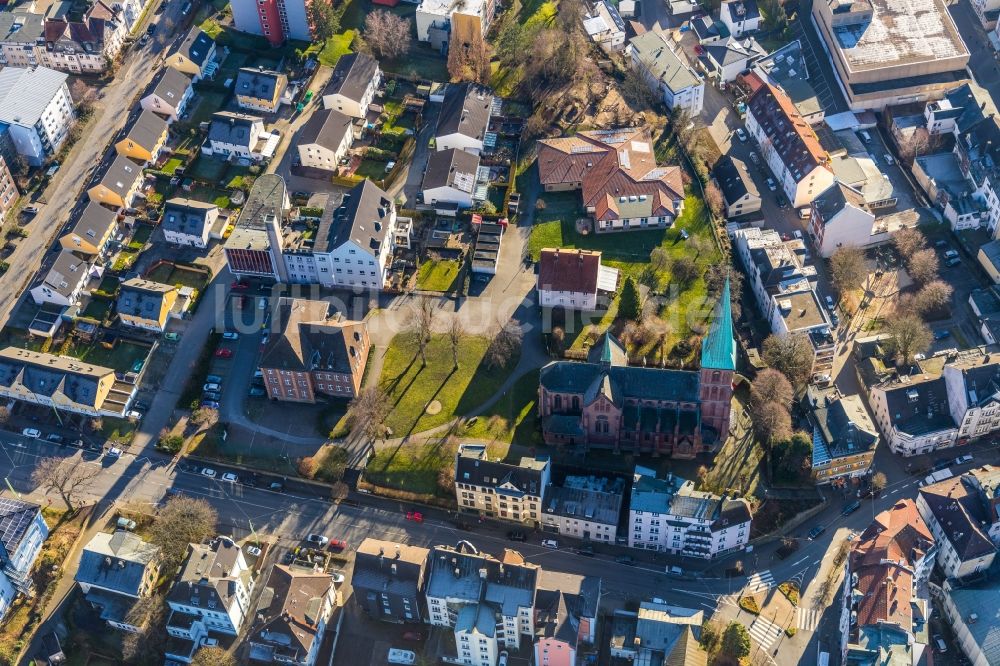 Hagen aus der Vogelperspektive: Kirchengebäude der Kath. Kirchengemeinde St. Bonifatius Haspe in Hagen im Bundesland Nordrhein-Westfalen, Deutschland