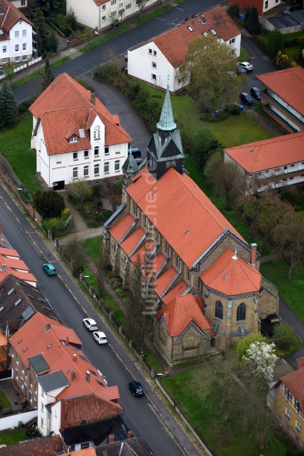 Luftbild Schöningen - Kirchengebäude des Kath. Pfarramt St. Marien in Schöningen im Bundesland Niedersachsen