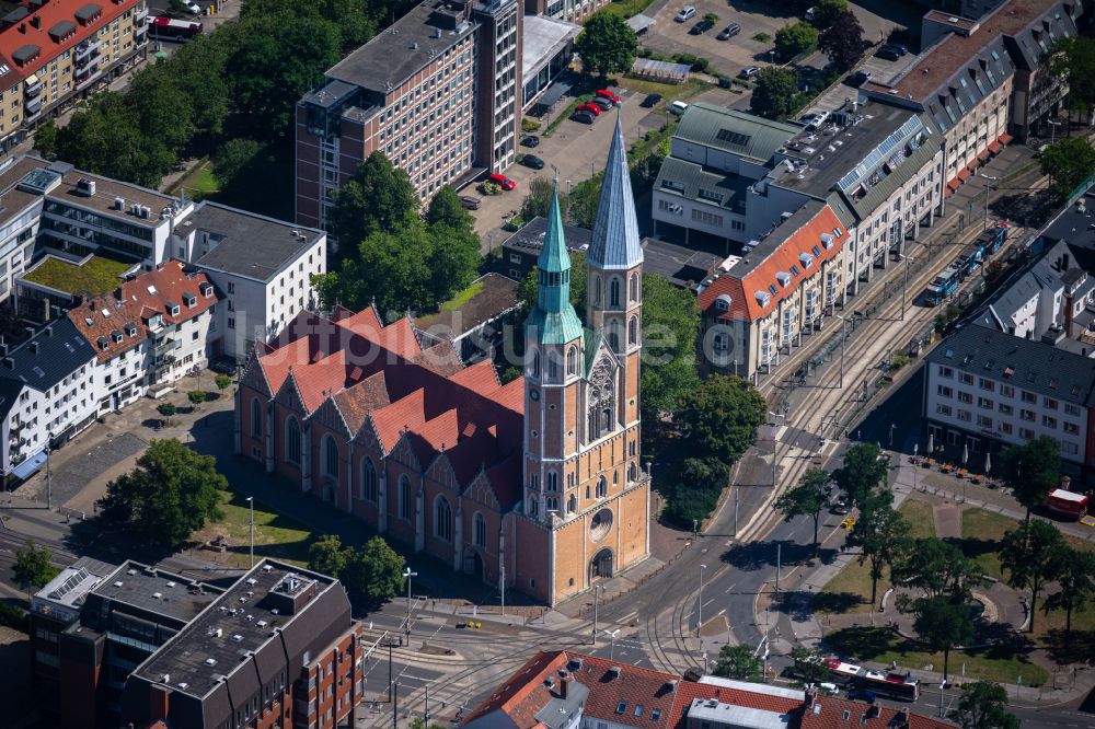 Braunschweig von oben - Kirchengebäude St. Katharinen in Braunschweig im Bundesland Niedersachsen, Deutschland