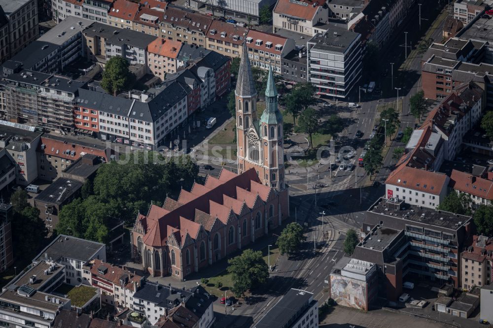 Luftbild Braunschweig - Kirchengebäude der St. Katharinenkirche in Braunschweig im Bundesland Niedersachsen