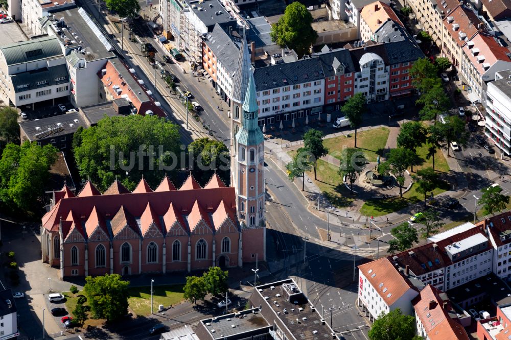 Luftaufnahme Braunschweig - Kirchengebäude der St. Katharinenkirche in Braunschweig im Bundesland Niedersachsen