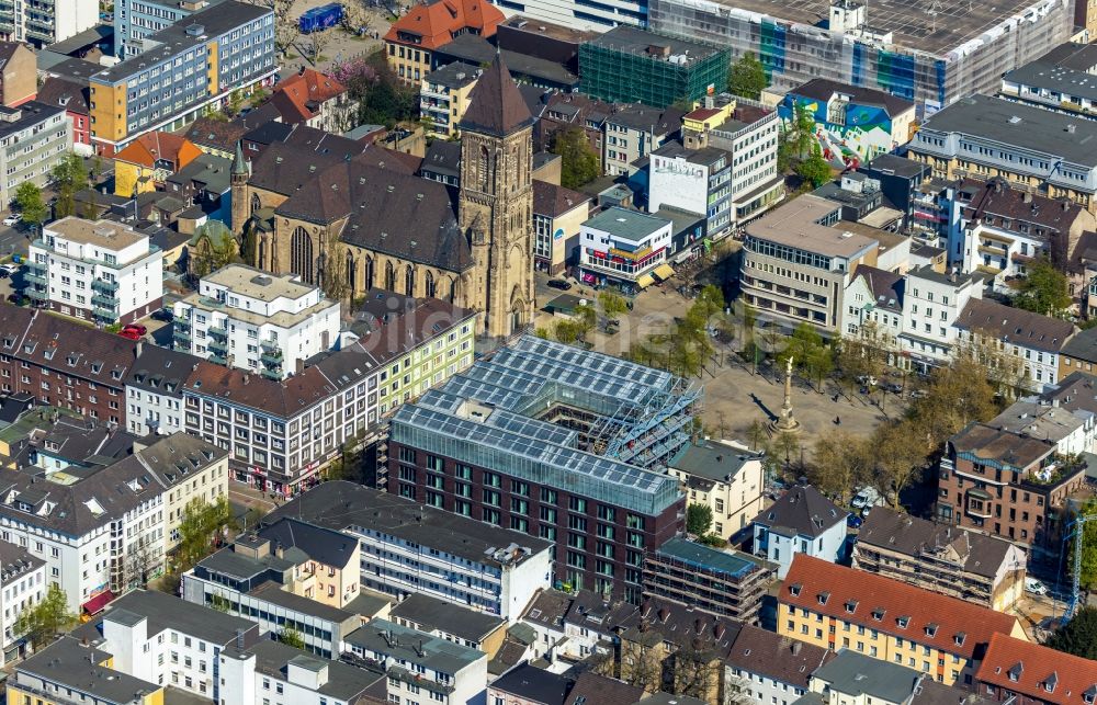 Luftaufnahme Oberhausen - Kirchengebäude Katholische Kirche am Altmarkt in Oberhausen im Bundesland Nordrhein-Westfalen, Deutschland