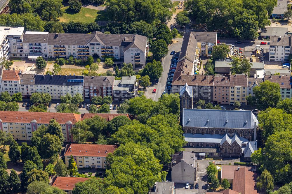 Luftaufnahme Dortmund - Kirchengebäude katholische Kirche St. Aposteln in Dortmund im Bundesland Nordrhein-Westfalen, Deutschland