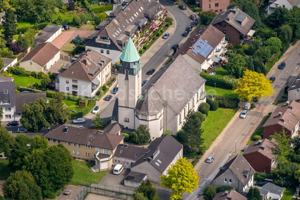 Essen aus der Vogelperspektive: Kirchengebäude der Katholische Kirchengemeinde St. Josef in Essen im Bundesland Nordrhein-Westfalen - NRW, Deutschland