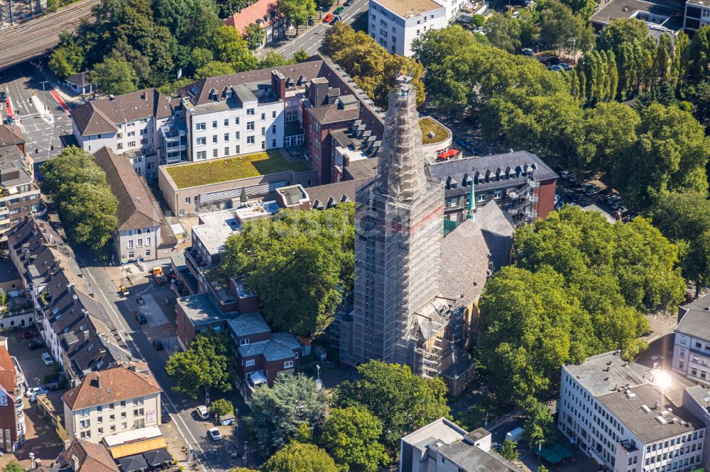 Bochum von oben - Kirchengebäude Katholische Propsteikirche St. Peter und Paul im Ortsteil Innenstadt in Bochum im Bundesland Nordrhein-Westfalen, Deutschland