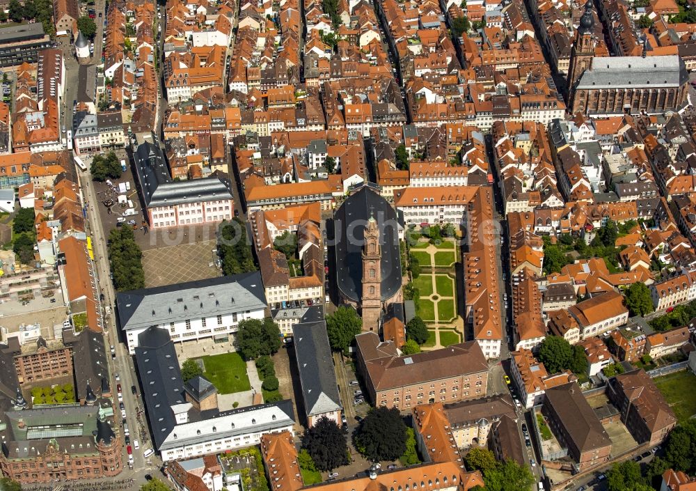 Heidelberg aus der Vogelperspektive: Kirchengebäude der Katholischen Heilig Geist Jesuitenkirche in Heidelberg im Bundesland Baden-Württemberg