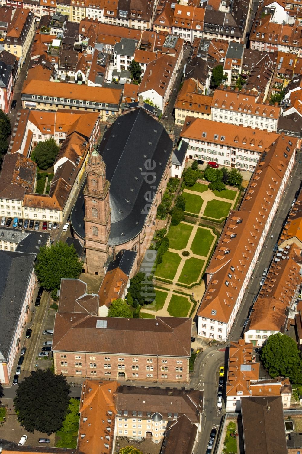 Luftaufnahme Heidelberg - Kirchengebäude der Katholischen Heilig Geist Jesuitenkirche in Heidelberg im Bundesland Baden-Württemberg