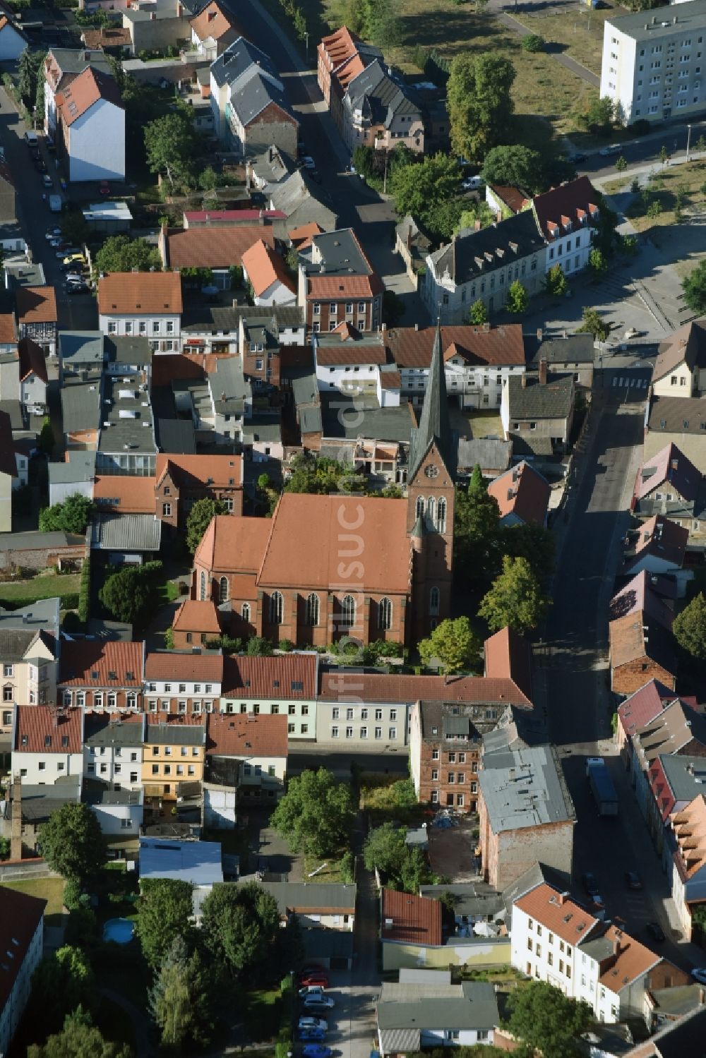 Luftaufnahme Burg - Kirchengebäude der Katholischen Kirche Burg in Burg im Bundesland Sachsen-Anhalt