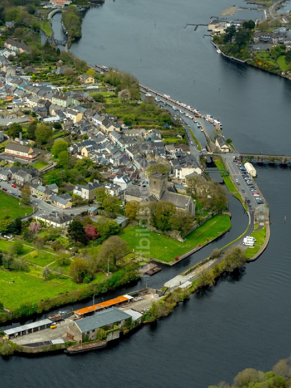 Luftbild Killaloe - Kirchengebäude in Killaloe in Clare, Irland