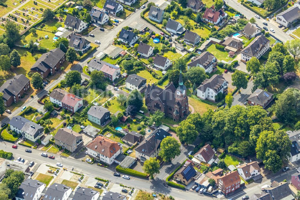 Dortmund aus der Vogelperspektive: Kirchengebäude Ev. Kirche Husen-Kurl in Dortmund im Bundesland Nordrhein-Westfalen, Deutschland