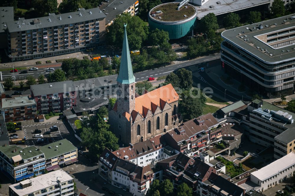 Luftbild Braunschweig - Kirchengebäude Kirche St. Petri in Braunschweig im Bundesland Niedersachsen, Deutschland