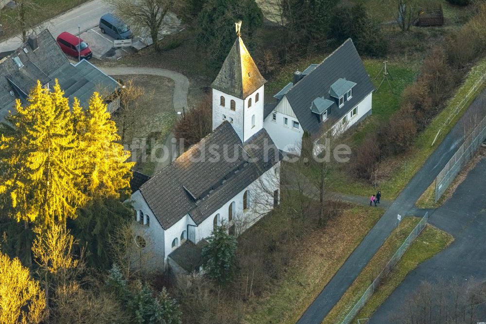 Luftbild Dorlar - Kirchengebäude Ev. Kirche St. Petri Dorlar in Dorlar im Bundesland Nordrhein-Westfalen, Deutschland