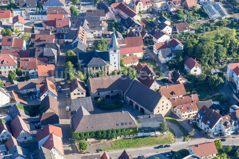 Luftbild Sulzfeld - Kirchengebäude der Ev. Kirche in Sulzfeld im Bundesland Baden-Württemberg, Deutschland