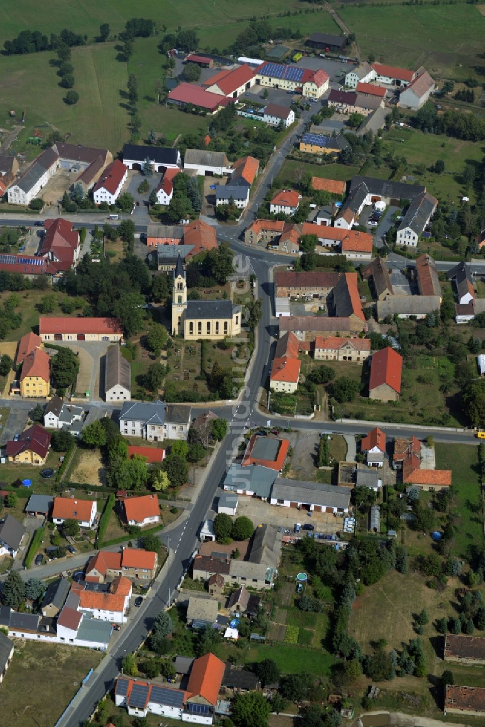 Luftbild Wildenhain - Kirchengebäude der Kirche in Wildenhain im Bundesland Sachsen