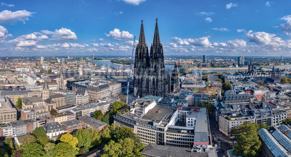 Köln aus der Vogelperspektive: Kirchengebäude Kölner Dom im Ortsteil Innenstadt in Köln im Bundesland Nordrhein-Westfalen - NRW, Deutschland