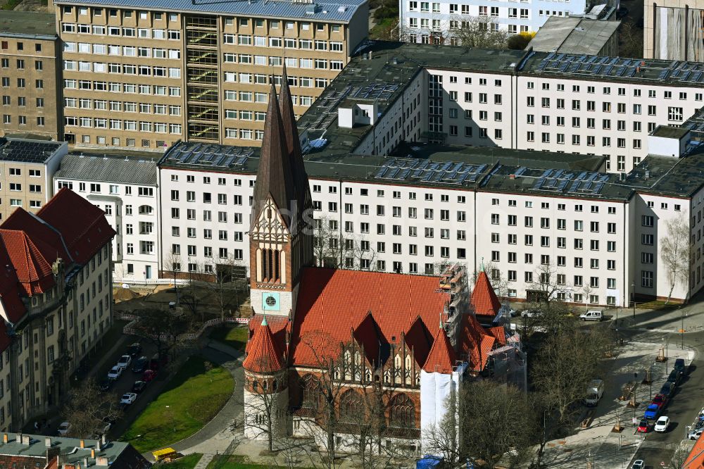 Berlin aus der Vogelperspektive: Kirchengebäude der Koptische Gemeinde im Ortsteil Lichtenberg in Berlin, Deutschland