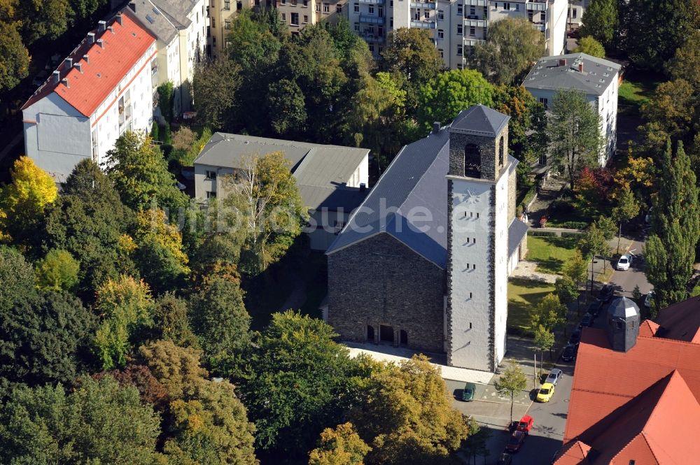 Chemnitz von oben - Kirchengebäude der Kreuzkirche Chemnitz - Kassberg im Bundesland Sachsen