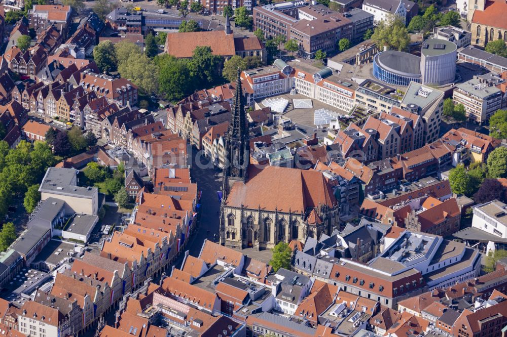 Luftbild Münster-Altstadt - Kirchengebäude St. Lamberti-Kirche im Altstadt- Zentrum in Münster im Bundesland Nordrhein-Westfalen, Deutschland