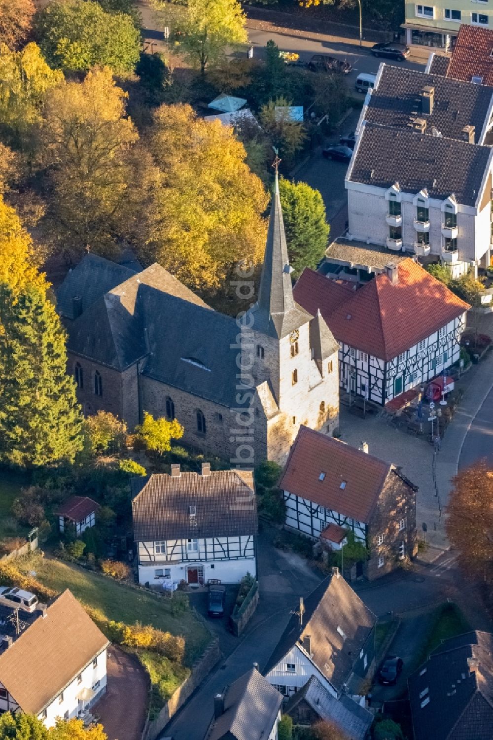 Luftaufnahme Wetter (Ruhr) - Kirchengebäude der St. Liborius Kirche Wengern in Wetter (Ruhr) im Bundesland Nordrhein-Westfalen