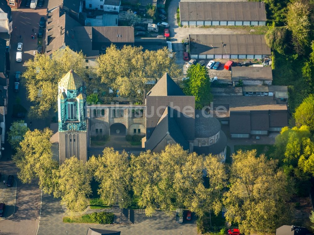 Duisburg aus der Vogelperspektive: Kirchengebäude der Liebfrauen-Kirche in Duisburg im Bundesland Nordrhein-Westfalen, Deutschland