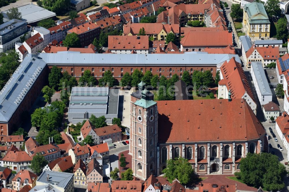 Luftaufnahme Ingolstadt - Kirchengebäude Liebfrauenmünster an der Kreuzstraße im Altstadt- Zentrum in Ingolstadt im Bundesland Bayern, Deutschland