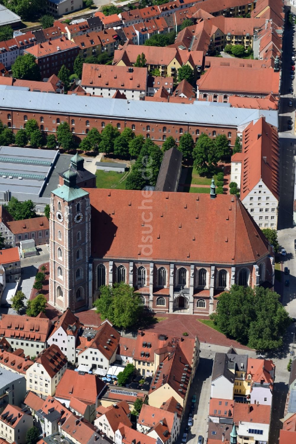 Luftbild Ingolstadt - Kirchengebäude Liebfrauenmünster an der Kreuzstraße im Altstadt- Zentrum in Ingolstadt im Bundesland Bayern, Deutschland