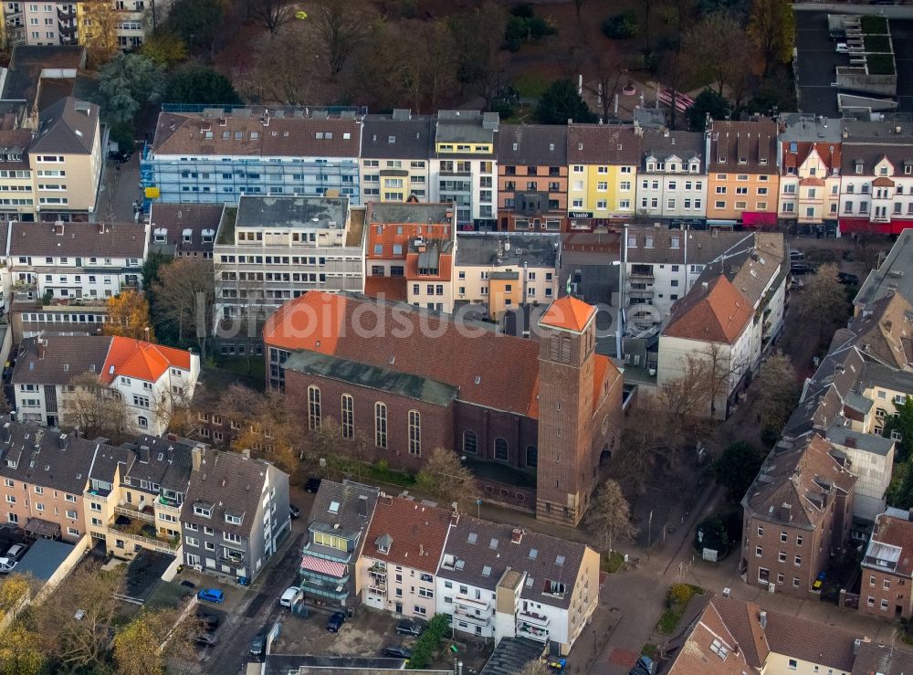 Luftbild Essen - Kirchengebäude der St. Ludgerus und St. Martin im Ortsteil Stadtbezirke II in Essen im Bundesland Nordrhein-Westfalen