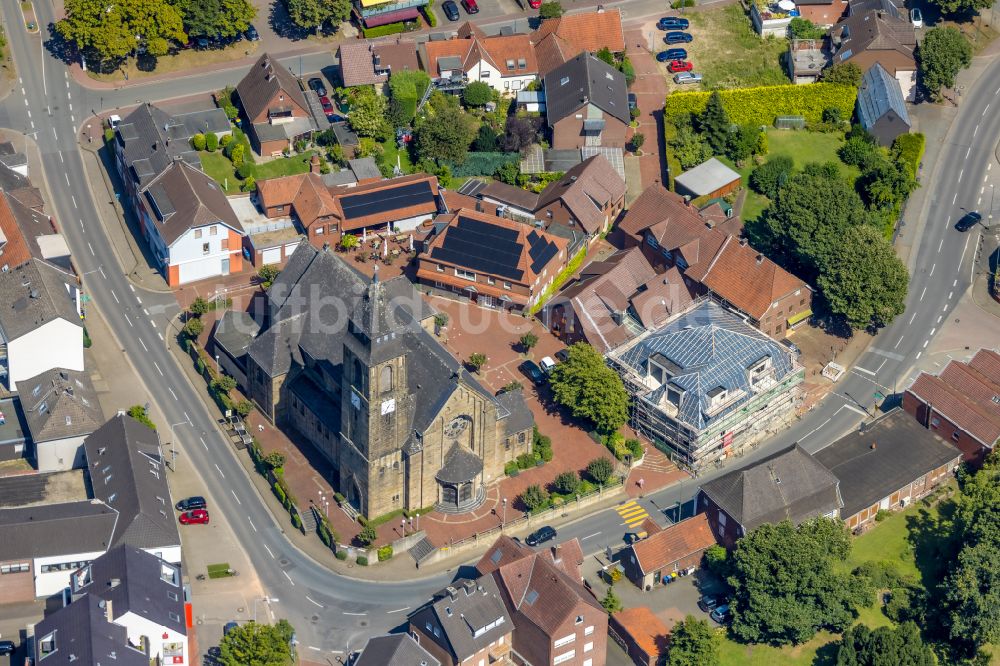 Luftbild Schermbeck - Kirchengebäude St. Ludgerus in Schermbeck im Bundesland Nordrhein-Westfalen, Deutschland