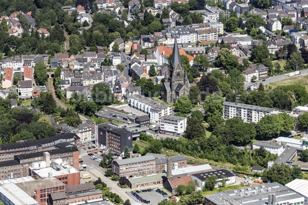 Luftbild Solingen - Kirchengebäude der Ev. Luther-Kirchengemeinde in Solingen im Bundesland Nordrhein-Westfalen, Deutschland