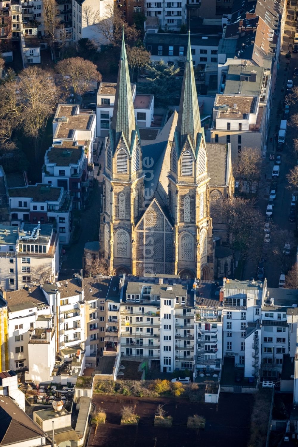 Düsseldorf von oben - Kirchengebäude St. Maria Empfängnis in Düsseldorf im Bundesland Nordrhein-Westfalen, Deutschland