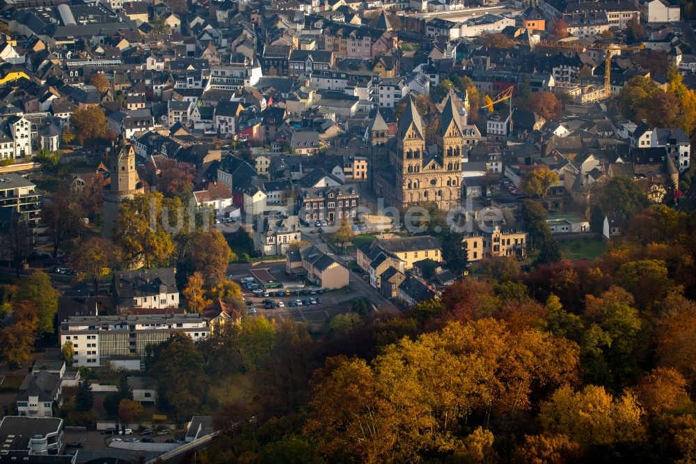 Andernach aus der Vogelperspektive: Kirchengebäude der Maria Himmelfahrt Liebfrauenkirche – Mariendom in Andernach im Bundesland Rheinland-Pfalz