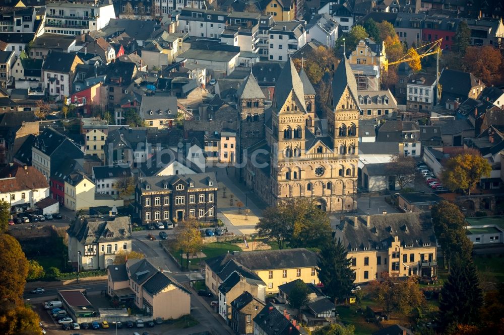 Luftbild Andernach - Kirchengebäude der Maria Himmelfahrt Liebfrauenkirche – Mariendom in Andernach im Bundesland Rheinland-Pfalz