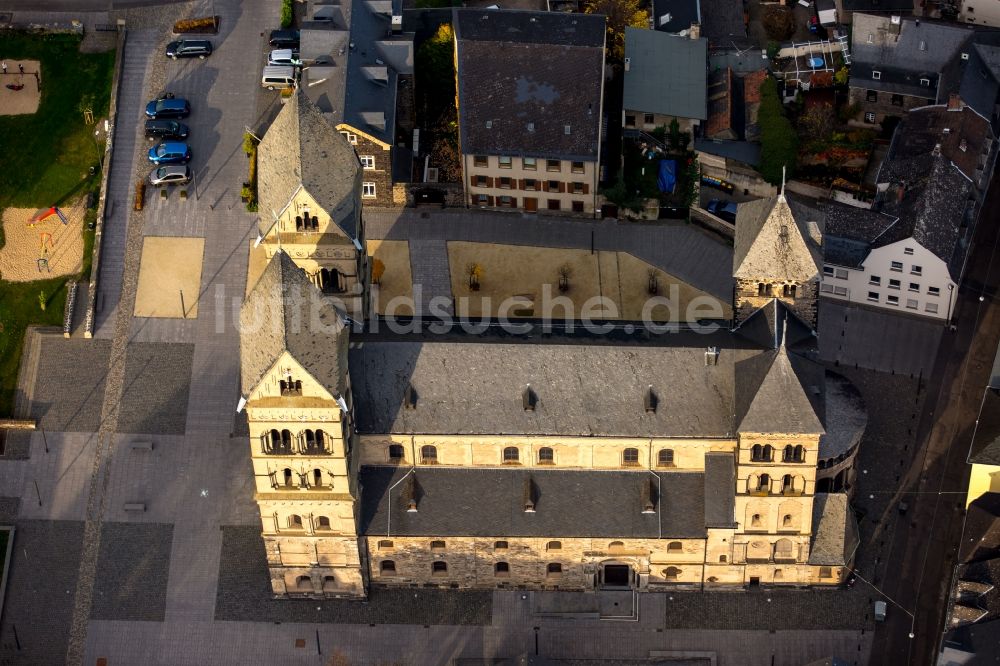 Andernach aus der Vogelperspektive: Kirchengebäude der Maria Himmelfahrt Liebfrauenkirche – Mariendom in Andernach im Bundesland Rheinland-Pfalz