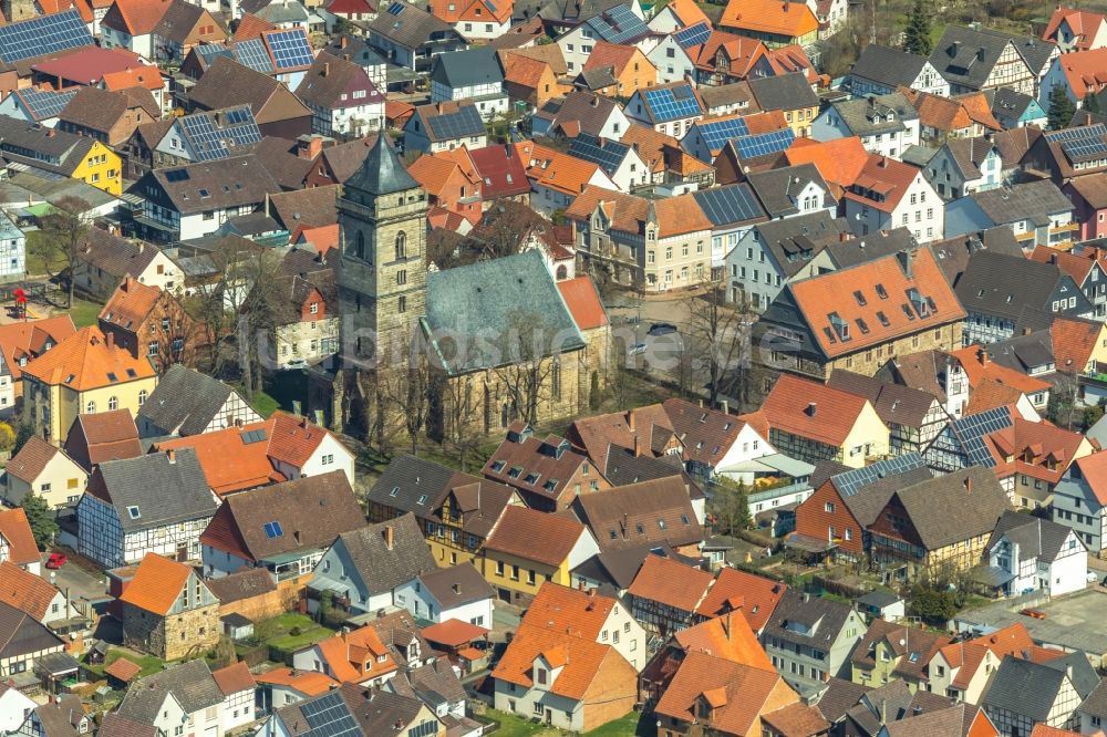 Luftbild Volkmarsen - Kirchengebäude der St. Marien in Volkmarsen im Bundesland Hessen, Deutschland