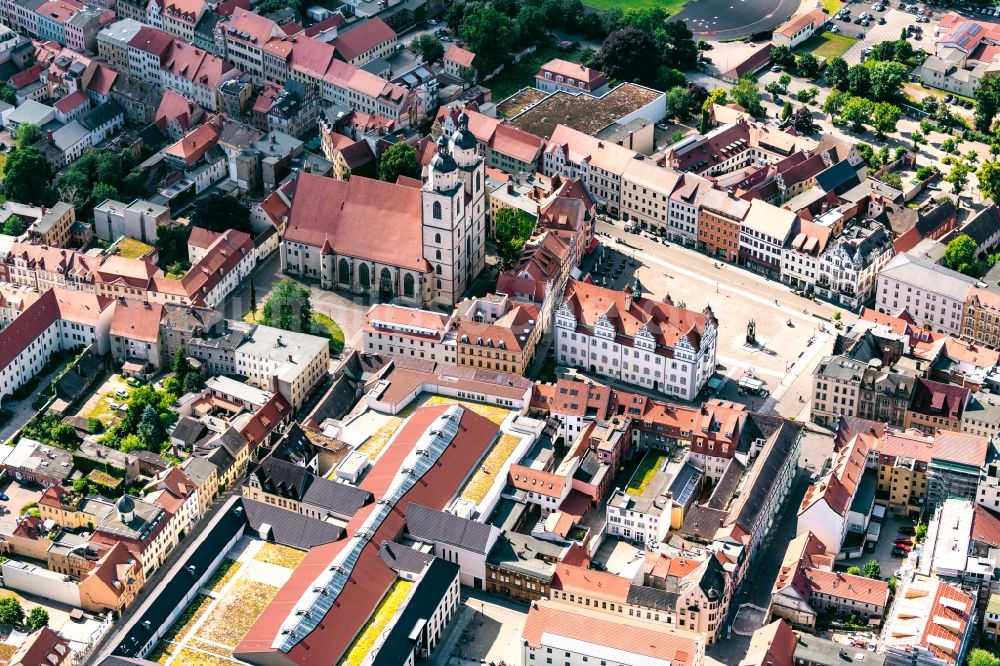 Lutherstadt Wittenberg aus der Vogelperspektive: Kirchengebäude der Marienkirche in der Altstadt in der Lutherstadt Wittenberg im Bundesland Sachsen-Anhalt, Deutschland