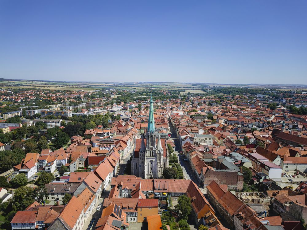 Luftbild Mühlhausen - Kirchengebäude der Marienkirche im Altstadt- Zentrum in Mühlhausen im Bundesland Thüringen, Deutschland