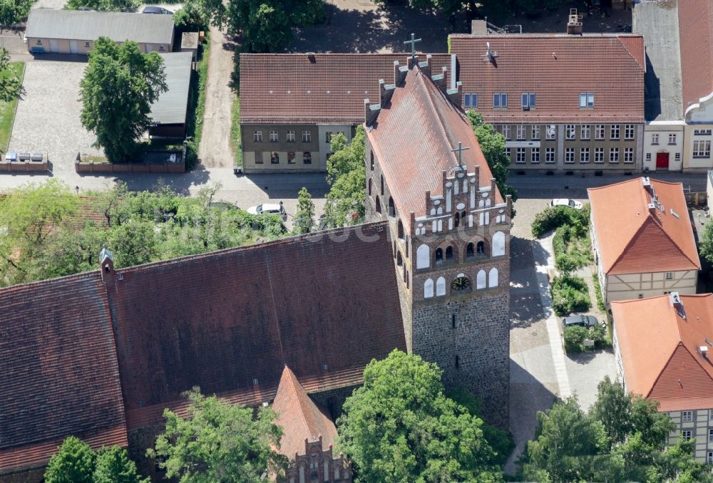 Luftaufnahme Angermünde - Kirchengebäude der St. Marienkirche in Angermünde im Bundesland Brandenburg, Deutschland