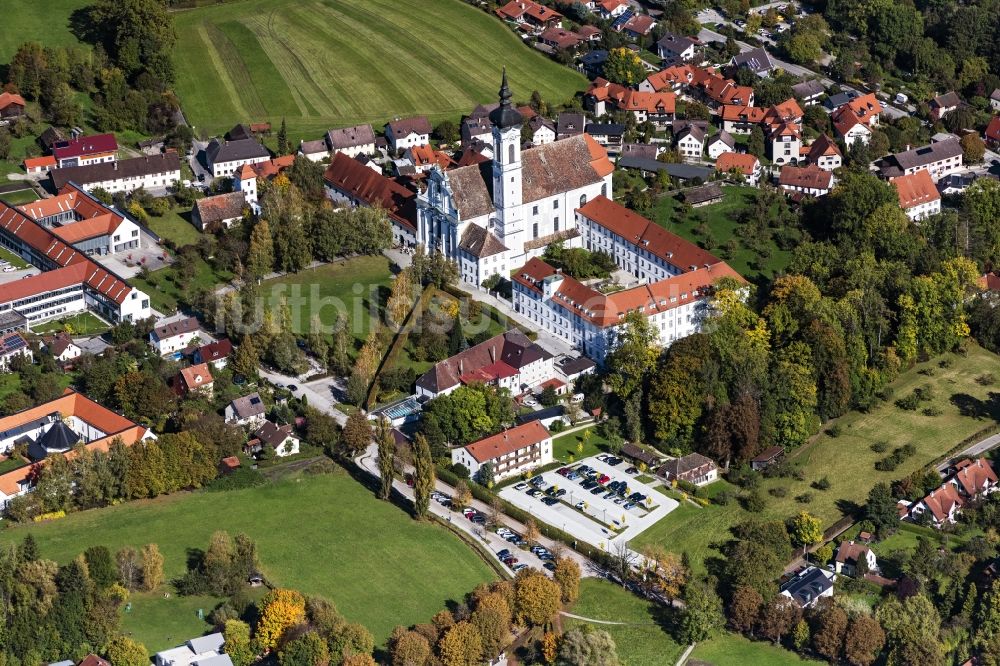 Luftbild Dießen am Ammersee - Kirchengebäude Marienkirche in Dießen am Ammersee im Bundesland Bayern, Deutschland