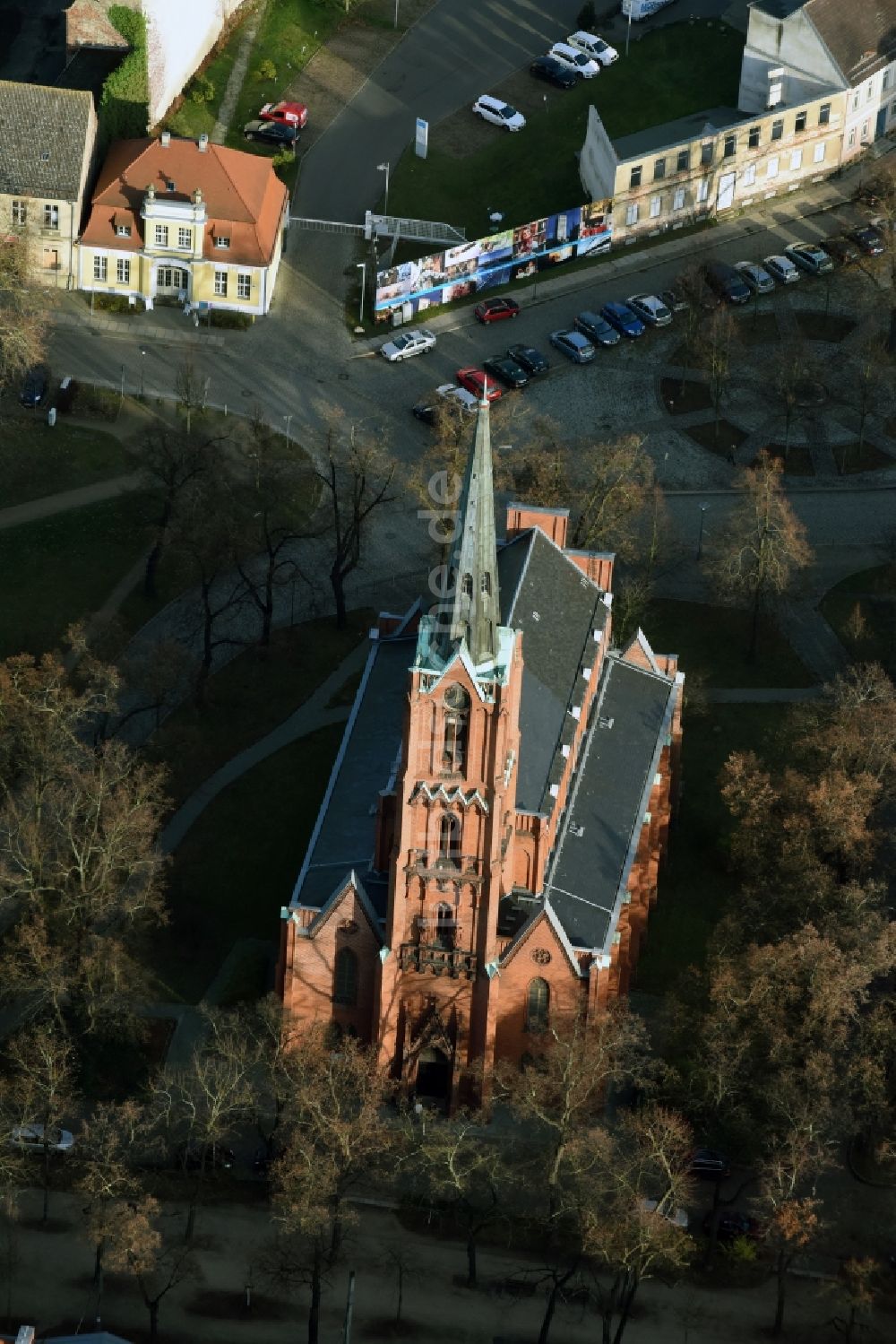 Frankfurt (Oder) von oben - Kirchengebäude der St. Marienkirche am Gertraudenplatz in Frankfurt (Oder) im Bundesland Brandenburg