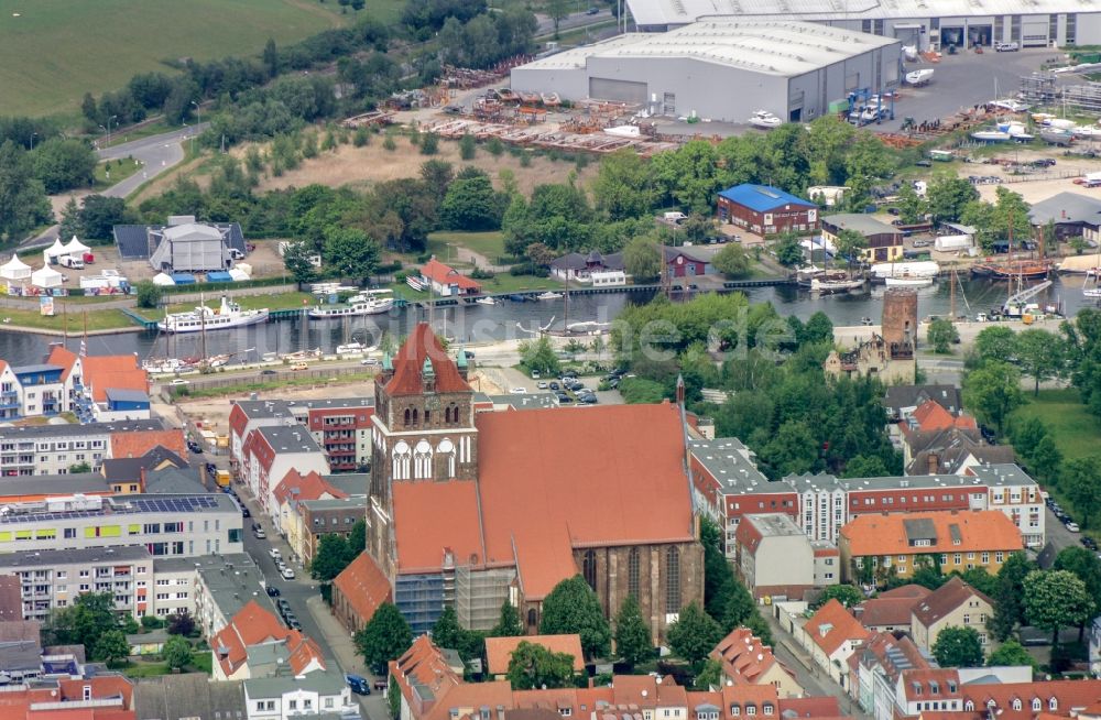 Greifswald aus der Vogelperspektive: Kirchengebäude der St. Marienkirche in Greifswald im Bundesland Mecklenburg-Vorpommern, Deutschland