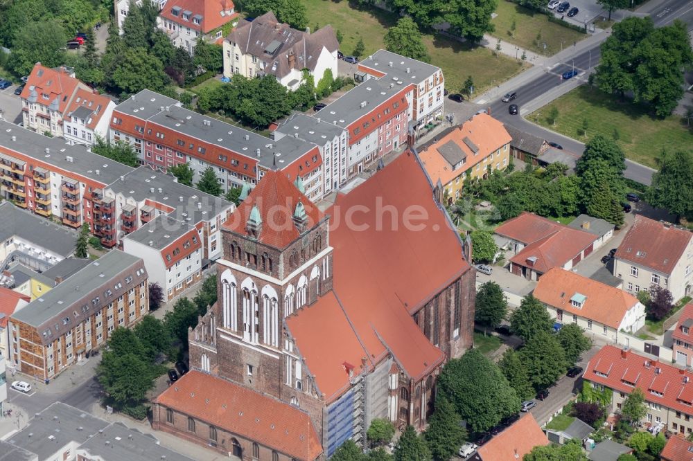 Luftbild Greifswald - Kirchengebäude der St. Marienkirche in Greifswald im Bundesland Mecklenburg-Vorpommern, Deutschland