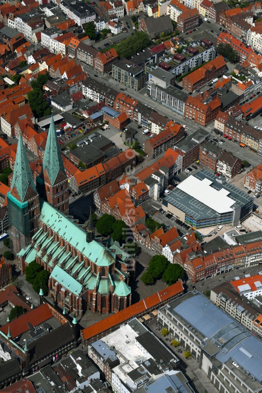 Luftbild Lübeck - Kirchengebäude der Marienkirche in Lübeck im Bundesland Schleswig-Holstein, Deutschland