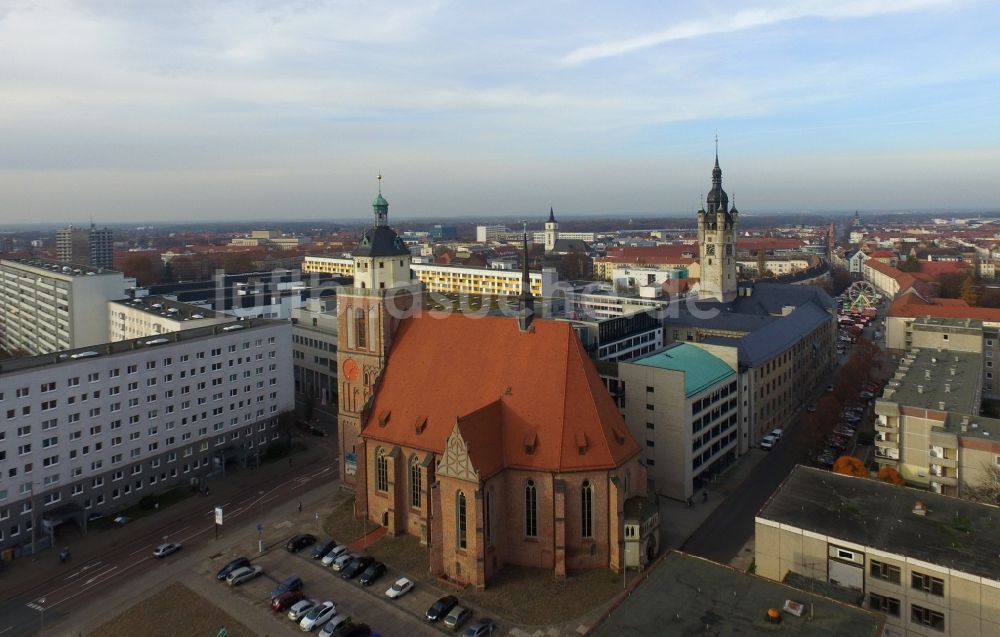 Luftbild Dessau - Kirchengebäude der Marienkirche an der Schloßstraße in Dessau im Bundesland Sachsen-Anhalt, Deutschland