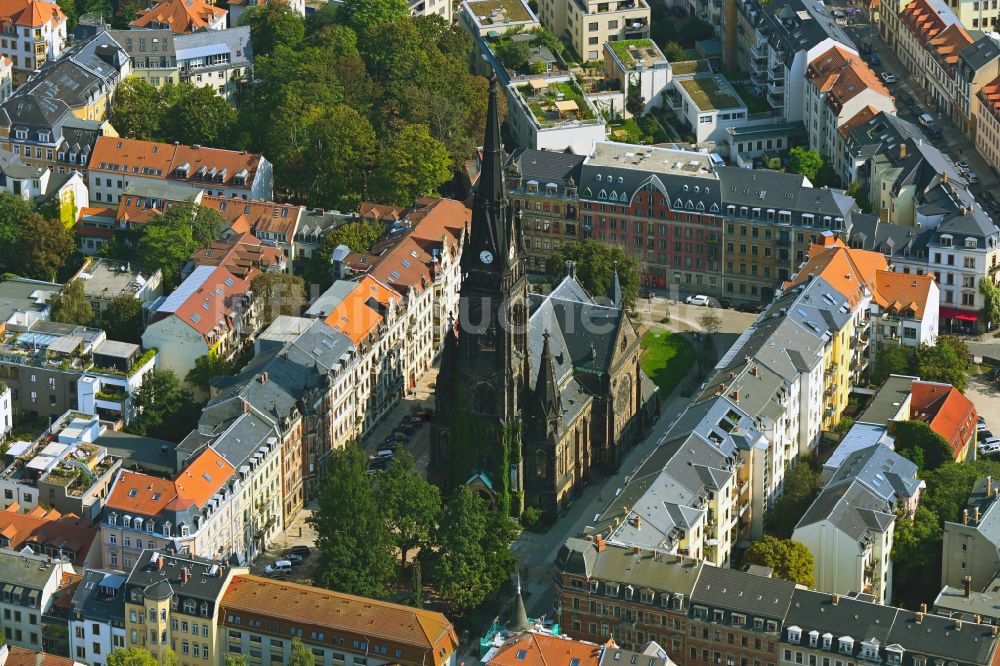 Luftaufnahme Dresden - Kirchengebäude der Martin-Luther-Kirche in Dresden im Bundesland Sachsen