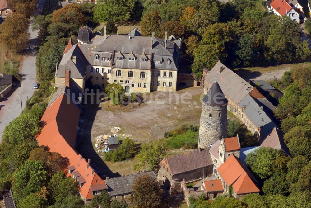 Luftaufnahme Hohenthurm - Kirchengebäude Martin-Luther-Kirche in Hohenthurm im Bundesland Sachsen-Anhalt, Deutschland