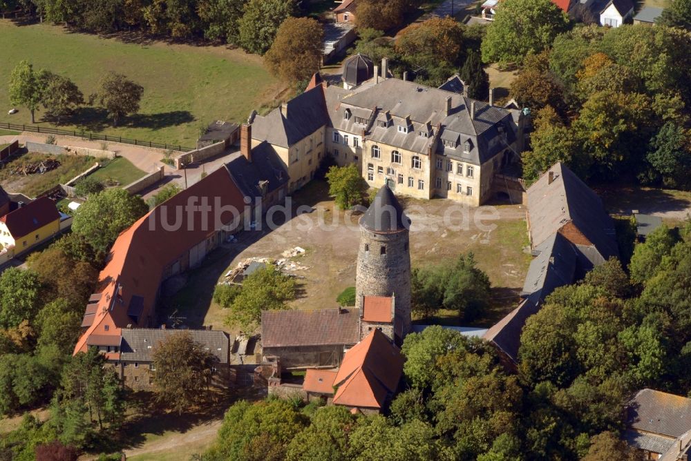 Hohenthurm von oben - Kirchengebäude Martin-Luther-Kirche in Hohenthurm im Bundesland Sachsen-Anhalt, Deutschland