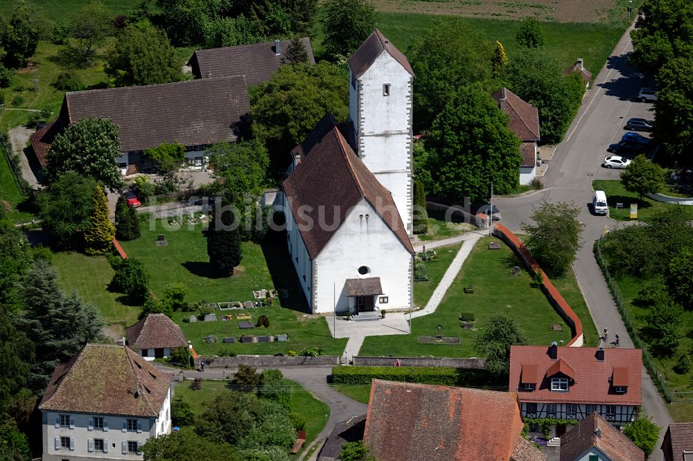 Uhldingen-Mühlhofen von oben - Kirchengebäude St. Martin in Uhldingen-Mühlhofen im Bundesland Baden-Württemberg, Deutschland