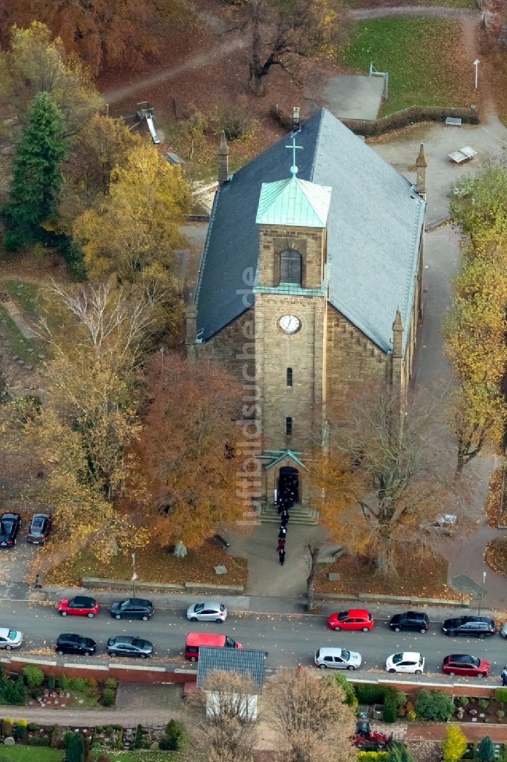 Luftbild Bochum - Kirchengebäude der Matthäuskirche an der Matthäusstraße in Bochum im Bundesland Nordrhein-Westfalen, Deutschland