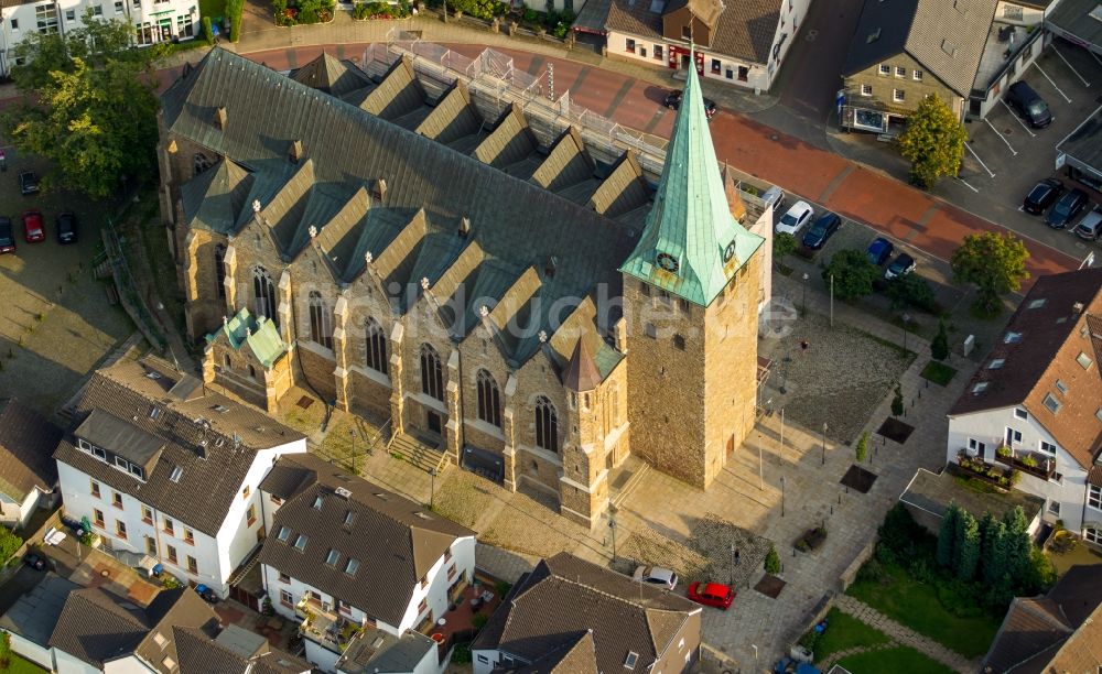 Hattingen aus der Vogelperspektive: Kirchengebäude St. Mauritius Dom in Hattingen im Bundesland Nordrhein-Westfalen